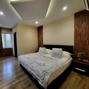 Vén Diófa De Lux Panzió Bed & Breakfast Szeged
